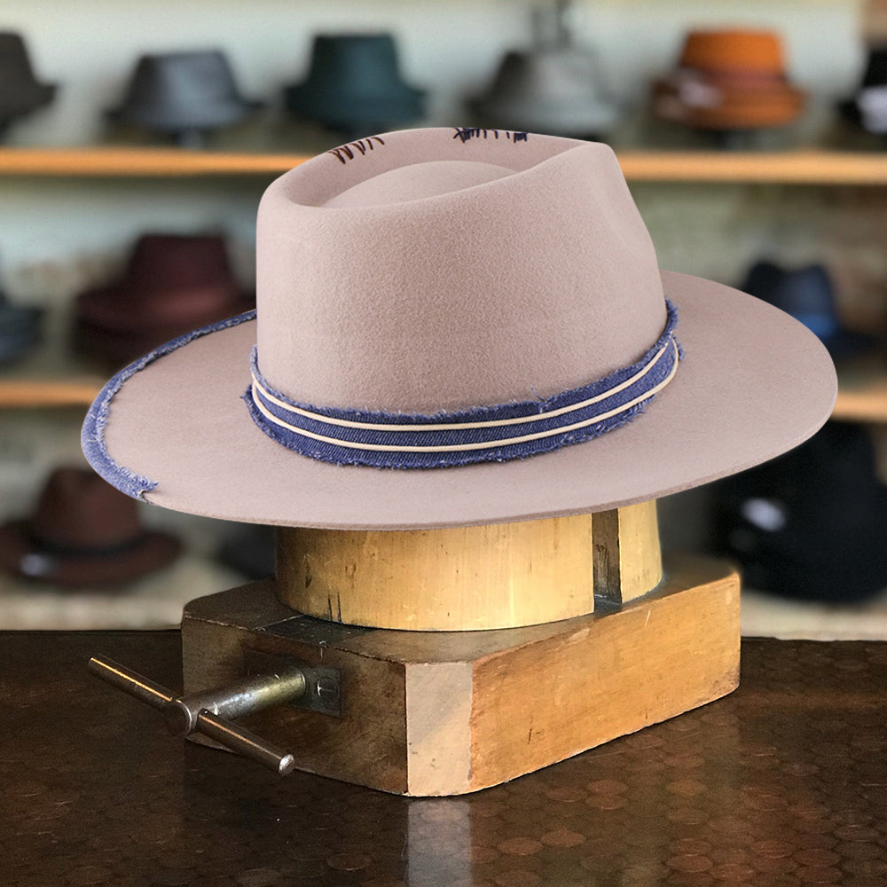 Classic Wide Brim Outdoor Hat - Image 5